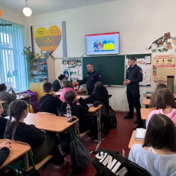 Протягом тижня у закладах освіти Надвірнянщини, Калущини та Коломиї відбулися уроки безпеки