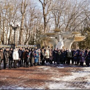 «Дзвін пам’яті» пролунав на Прикарпатті: рідним полеглих Героїв вручили державні та обласні нагороди (посмертно)