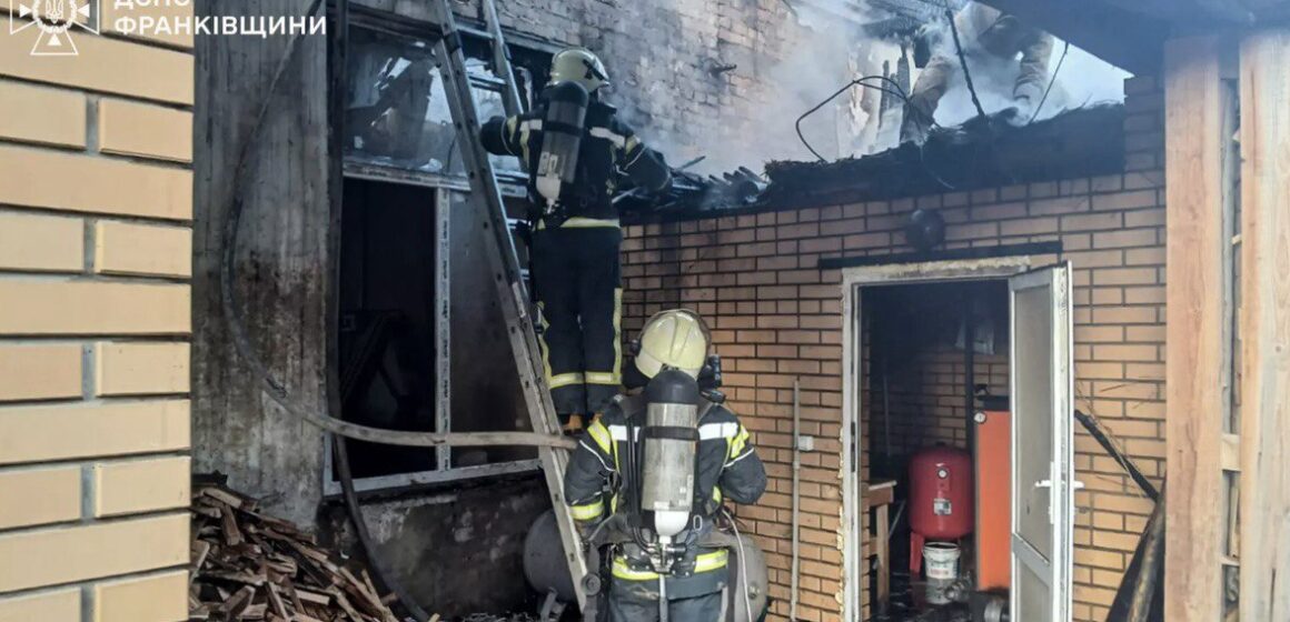 На Рожнятівщині горів меблевий цех