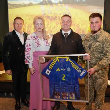 Понад 12,2 млн грн зібрали на Х благодійному аукціоні на підтримку двох військових формувань Прикарпаття Понад 12,2 млн грн зібрали на Х благодійному аукціоні на підтримку двох військових формувань Прикарпаття