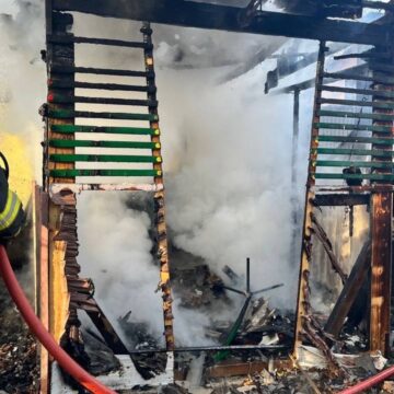 В Івано-Франківську горіла дерев’яна альтанка