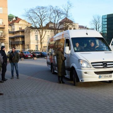 Франківські комунальники вчергове вирушили на Донеччину для будівництва фортифікацій