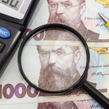 Збитки сягають мільйона гривень: на Прикарпатті  двох посадовців підозрюють у службовій недбалості