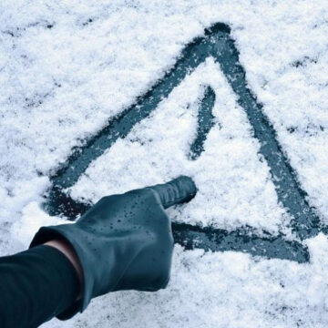 Через негоду на Прикарпатті рекомендують перевести всі підприємства, установи та організації на дистанційний режим роботи Через негоду на Прикарпатті рекомендують перевести всі підприємства, установи та організації на дистанційний режим роботи