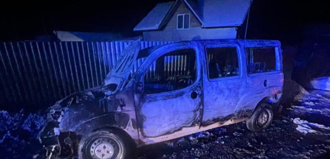 Захотів зігрітись: на Калущині 19-річний юнак підпалив автомобіль (ФОТО)