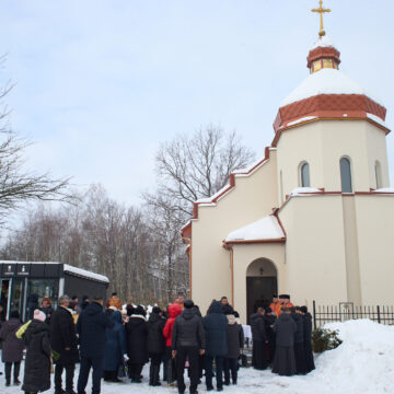 На міському кладовищі у Чукалівці освятили оновлену каплицю Святих Сави і Варвари (ФОТО)
