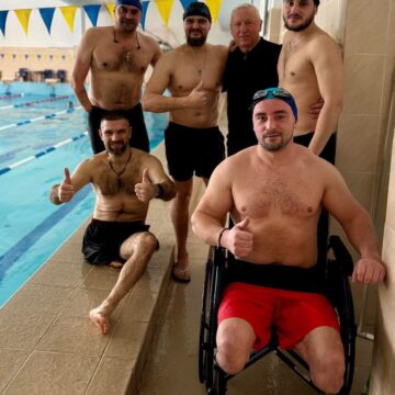 На Прикарпатті формують обласну команду з параплавання серед ветеранів з ампутаціями