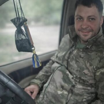 Янгол під вогнем: бойовий медик 102 бригади ТрО із позивним Терен про битву за життя