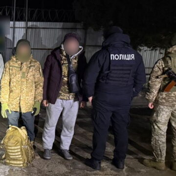 Прикапатець намагався потрапити до Румунії за 10 тисяч доларів: завадили прикордонники Прикапатець намагався потрапити до Румунії за 10 тисяч доларів: завадили прикордонники