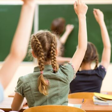 З понеділка в Івано-Франківську відновлюють очне навчання З понеділка в Івано-Франківську відновлюють очне навчання