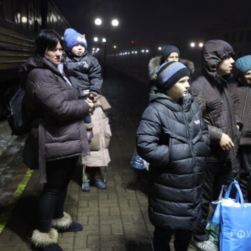 З прифронтових областей на Прикарпаття евакуйовано 18 людей, серед яких – 9 діток