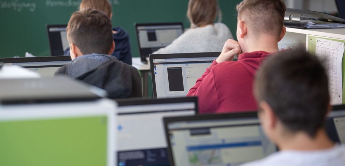 Три ліцеї Прикарпаття пілотуватимуть реформу профільної старшої школи