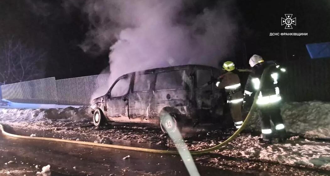 На Калущині під час пожежі автомобіля травмувався чоловік