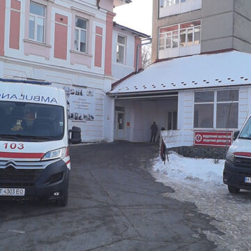 Двом пацієнтам ампутували кінцівки: до Коломийської ЦРЛ звертаються з обмороженнями