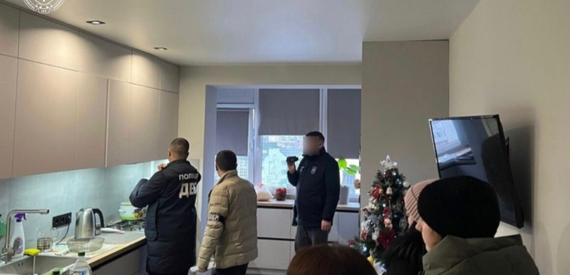 На Прикарпатті правоохоронець привласнив 2,7 мільйона гривень державних виплат родини загиблої захисниці Азовсталі