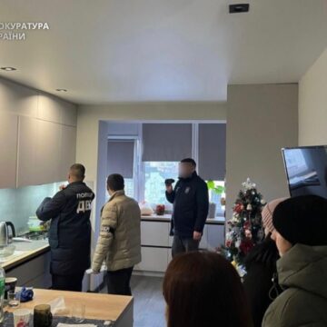 На Прикарпатті правоохоронець привласнив 2,7 мільйона гривень державних виплат родини загиблої захисниці Азовсталі