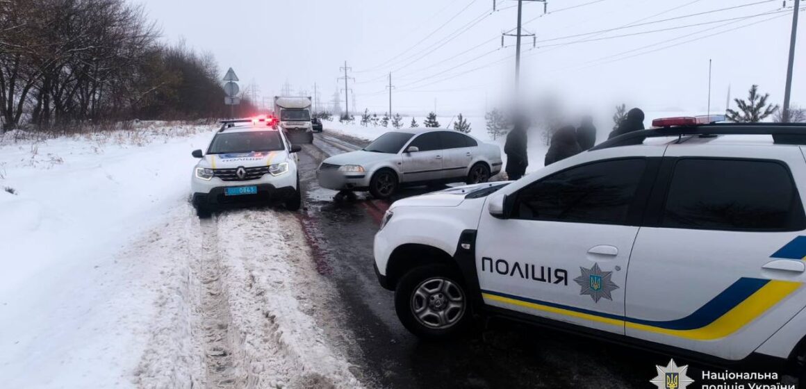 Смертельне ДТП біля Івано-Франківська: легковик збив пішохода