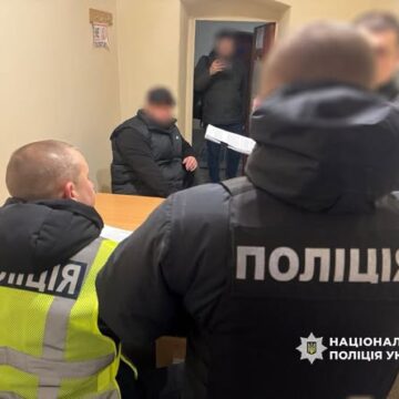 На Прикарпатті повідомлено про підозру членам міжрегіональної злочинної організації, які вимагали гроші за неіснуючі борги