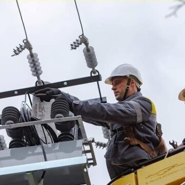 З Прикарпаття на допомогу столиці направили чотири бригади енергетиків