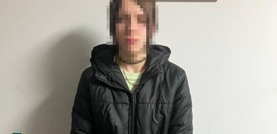 Затримано 19-річну дівчину, яка на вимогу вербувальника підпалила автомобіль військового у Калуші