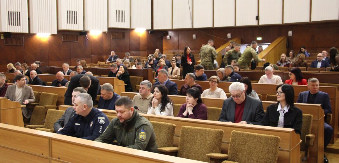 Івано-Франківська облрада просить призупинити реорганізацію шкіл під час війни