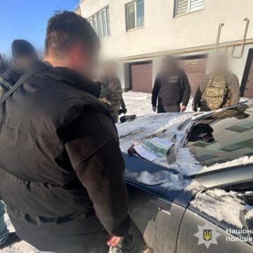 Фіктивна інвалідність для незаконного виїзду за кордон: затримано організатора схеми