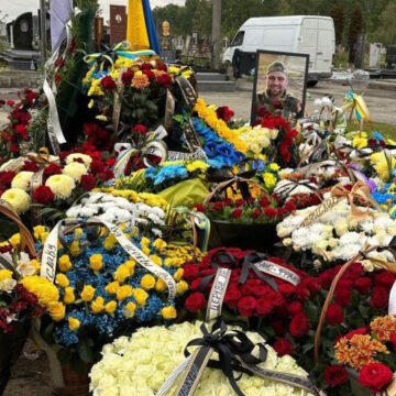 Президент України присвоїв звання Герой України з удостоєнням ордена «Золота Зірка» нашому землякові Владиславу Сенюку