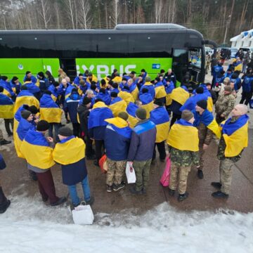 З російського полону звільнено 200 українців, серед них – семеро прикарпатців З російського полону звільнено 200 українців, серед них – семеро прикарпатців