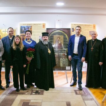 «Дві давні столиці — одна історія»: у Крилосі відкрили виставку ікон із Чернігівщини