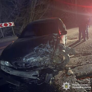 На Прикарпатті водій BMW спричинив аварію, в якій травмувались троє дітей (ФОТО)