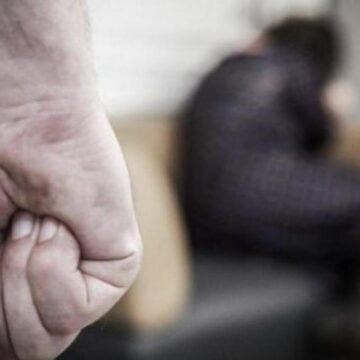 Коломиянина судили за систематичне побиття матері: жінка померла до вироку Коломиянина судили за систематичне побиття матері: жінка померла до вироку