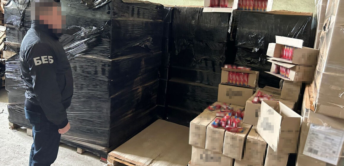 На Львівщині судитимуть жителя Прикарпаття, який підробляв вафлі «Артек» торгової марки «Світоч»