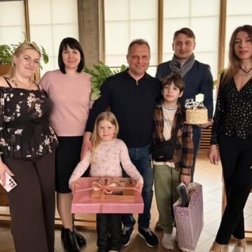 Особлива ініціатива Бурштинської громади — вітати з днем народження дітей полеглих Героїв