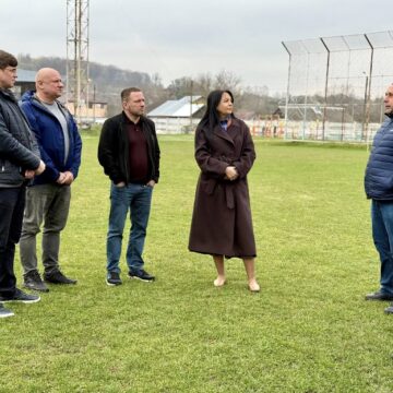 У Калуській громаді інспектували хід ремонтних робіт на спортивних об’єктах