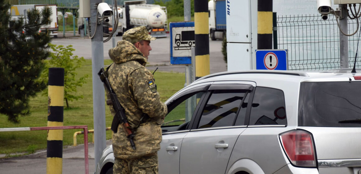 Минулої доби кордон з Польщею на виїзд перетнули 17 тисяч українців