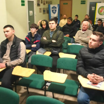 В Івано-Франківську офіційно розпочала роботу Регіональна школа футбольного арбітра