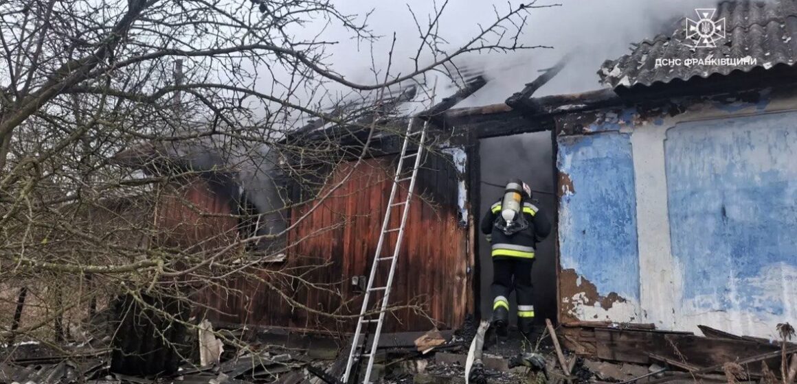 На Рогатинщині внаслідок пожежі у будинку загинула літня жінка