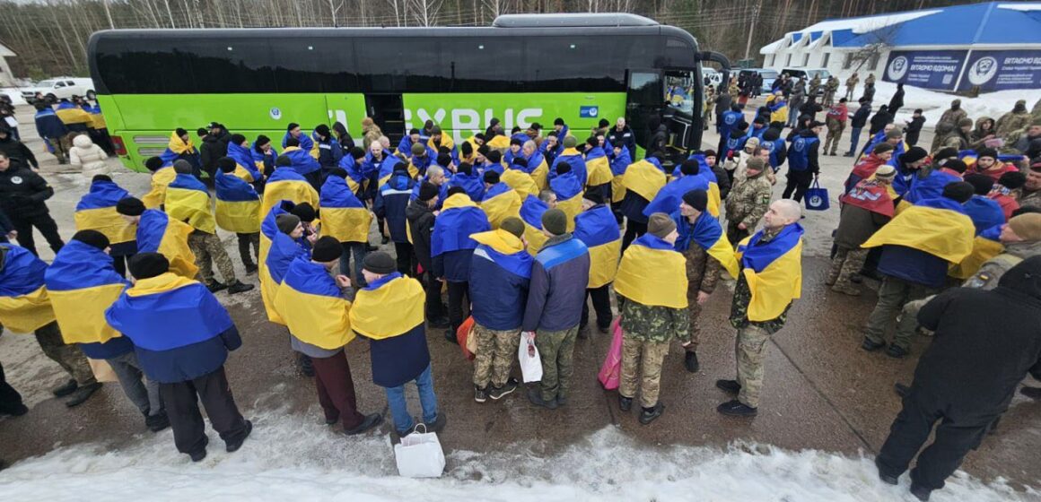 Звільнені з полону військові отримують одноразову виплату 100 000 гривень