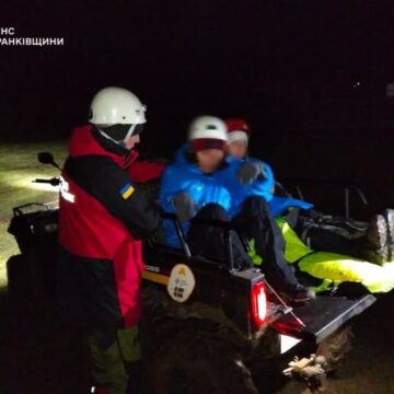 Рятувальники надали допомогу травмованій туристці у гірській місцевості