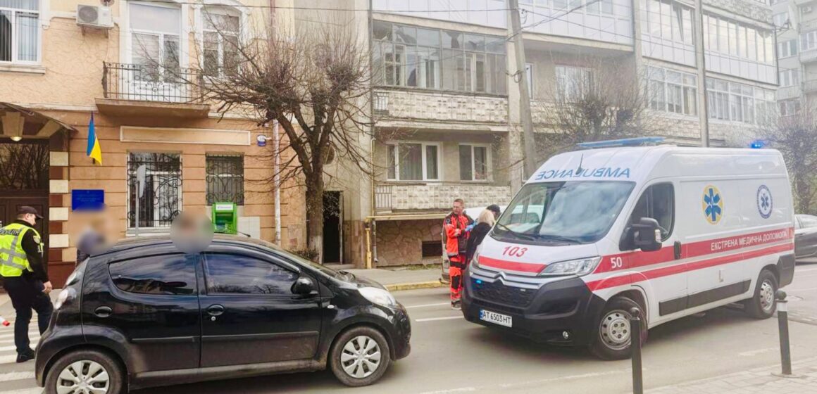Два наїзди на пішоходів та зіткнення мотоцикла із «Chevrolet Bolt»: вчорашні аварії на Прикарпатті Два наїзди на пішоходів та зіткнення мотоцикла із «Chevrolet Bolt»: вчорашні аварії на Прикарпатті