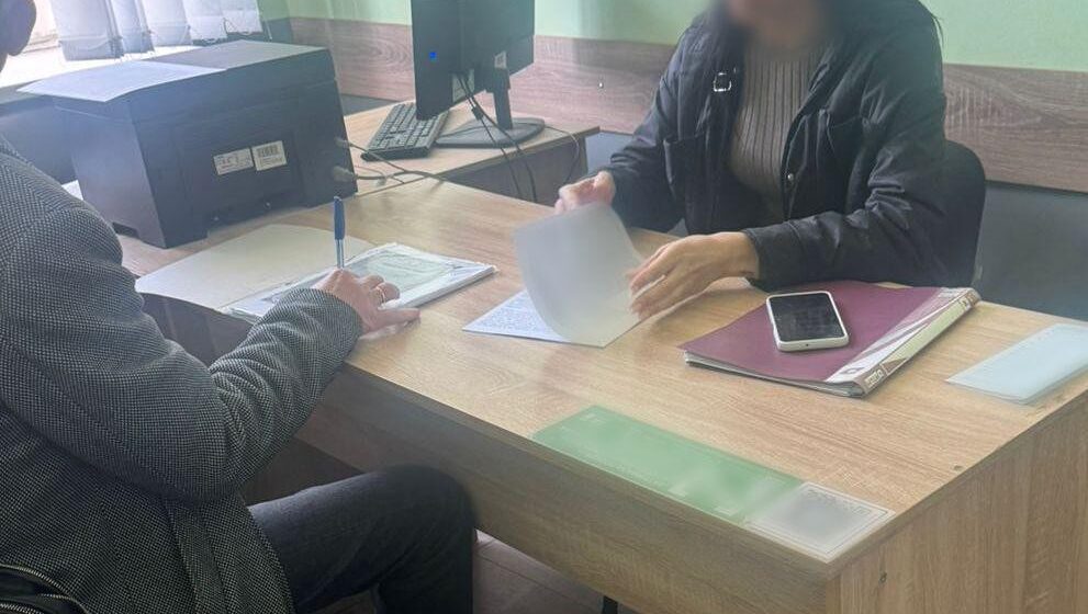 Привласнила понад мільйон гривень виплат бабусі загиблого військового Привласнила понад мільйон гривень виплат бабусі загиблого військового