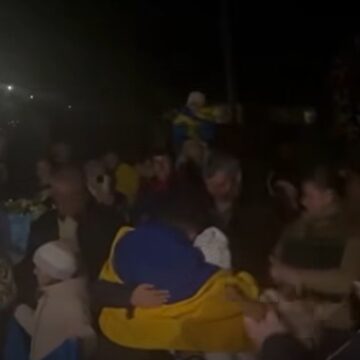 На Надвірнянщині зустріли звільненого з полону захисника Володимира Микитина (ВІДЕО)