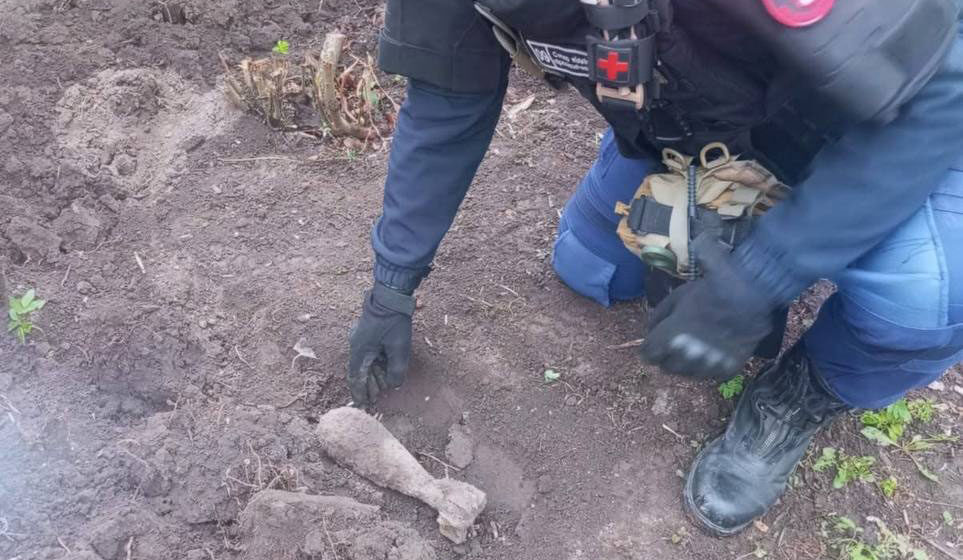 На Прикарпатті піротехніки ДСНС знешкодили чотири вибухонебезпечні предмети часів Другої світової війни