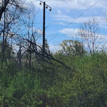 Прикарпатські енергетики відновили електропостачання в більшості споживачів області
