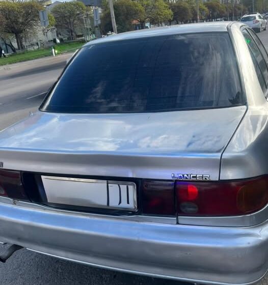 У Франківську патрульні склали адмінматеріали на керманича з ознаками сп’яніння та, ймовірно, підробленим посвідченням водія