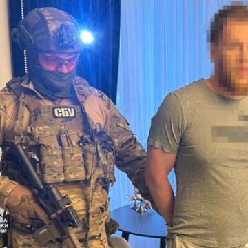СБУ та Нацполіція затримали кримінального авторитета, який тероризував підприємців на Івано-Франківщині СБУ та Нацполіція затримали кримінального авторитета, який тероризував підприємців на Івано-Франківщині