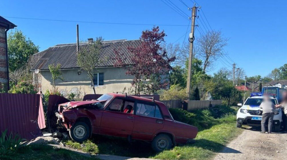 За вихідні на Прикарпатті у дорожньо-транспортних пригодах травмувалися п’ятеро осіб, серед них – двоє неповнолітніх За вихідні на Прикарпатті у дорожньо-транспортних пригодах травмувалися п’ятеро осіб, серед них – двоє неповнолітніх
