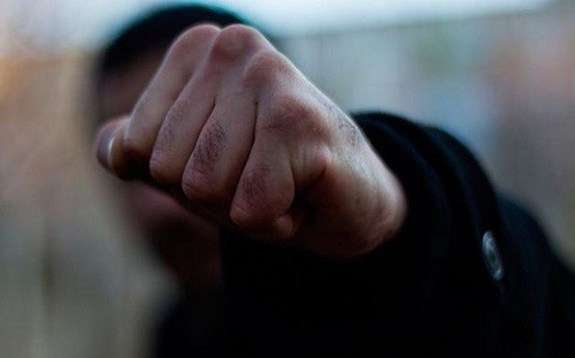 У середмісті Івано-Франківська закарпатець побив та пограбував співчарочника У середмісті Івано-Франківська закарпатець побив та пограбував співчарочника
