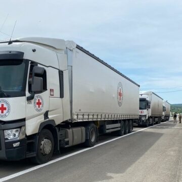 За минулу добу західні кордони України з ЄС та Молдовою перетнули 72 тисячі осіб