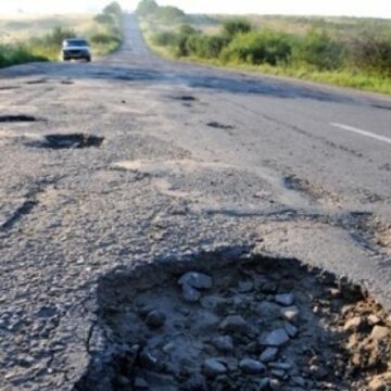 “Близько 80% місцевих автодоріг Прикарпаття перебувають у незадовільному стані  через переорієнтацію фінансування на оборону”, – Леся ВІТОВСЬКА, т.в.о. керівника ДО “Дороги Прикарпаття”
